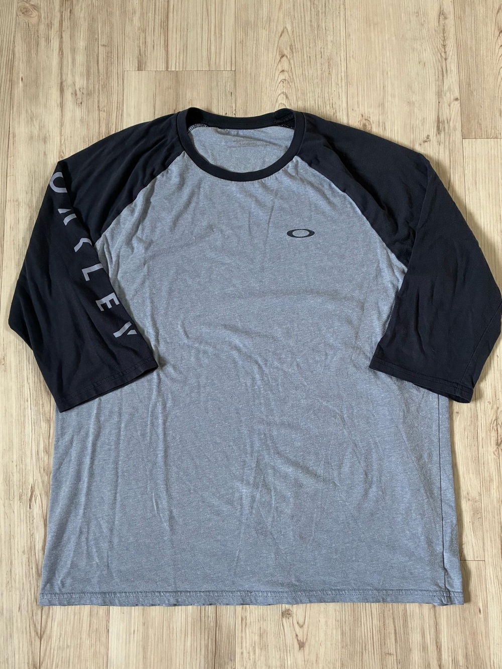 Oakley Raglan Graphic T-Shirt